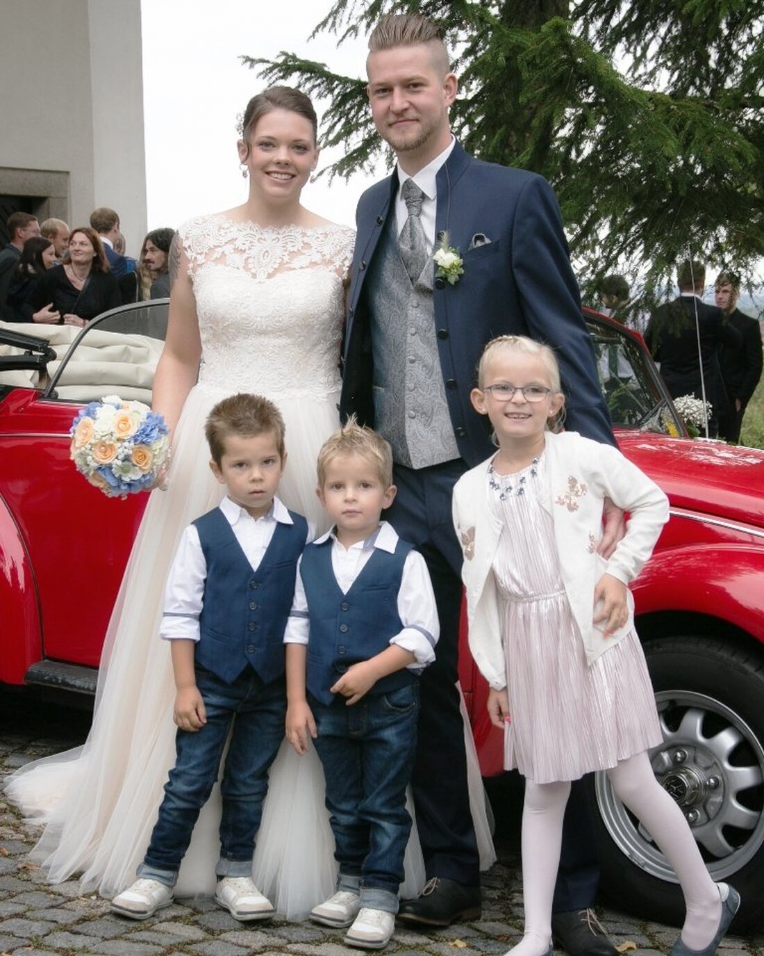 Neustadt/WN. Beide kennen sich schon seit der Schulzeit und seit 2011 sind sie bereits ein unzertrennliches Paar. Grund genug für den Polizeibeamten in Neustadt/WN, Tobias Bauerschmidt (25) seine Ines (24) [&hellip;]