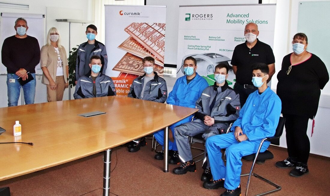 Eschenbach. Etwas aufgeregt waren sie schon, die neuen Auszubildenden bei der Firma Rogers Germany in Eschenbach, als sie am Dienstag im Olymp, dem Konferenzraum der Firma, saßen. Die Ankleidung hatten [&hellip;]