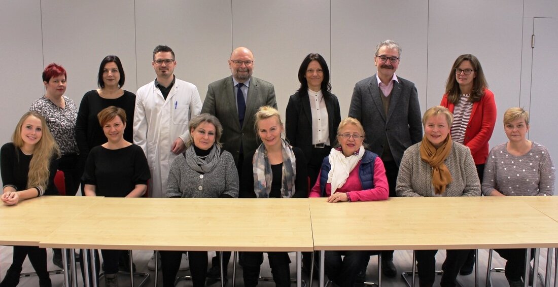 Tirschenreuth. Rund 150 Frauenkliniken in Deutschland suchen nach einem Chefarzt, mehr als zehn geburtshilfliche Abteilungen wurden aufgrund von Ärzte- oder Hebammenmangel in den vergangenen sechs Monaten geschlossen. Szenarien, die am [&hellip;]