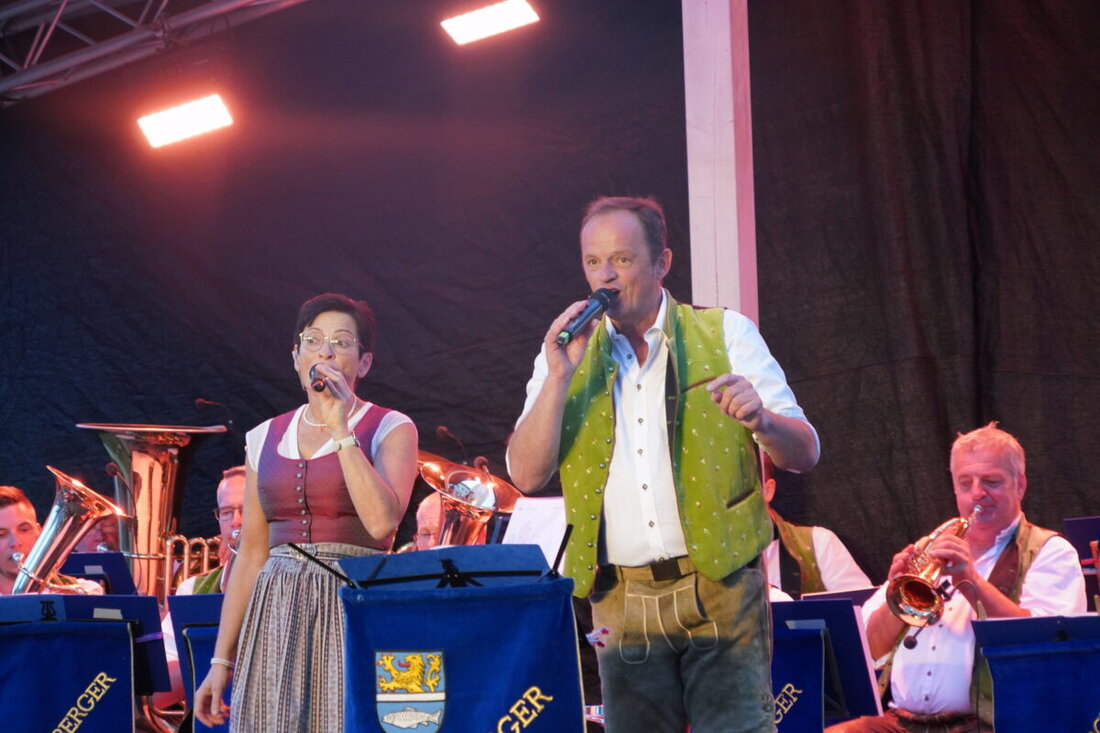 Eslarn. Am Samstag, 28. Februar, steigt in der Eventhalle "Alte Turnhalle" das Starkbierfest von Feuerwehr und Schlossbergkapelle.