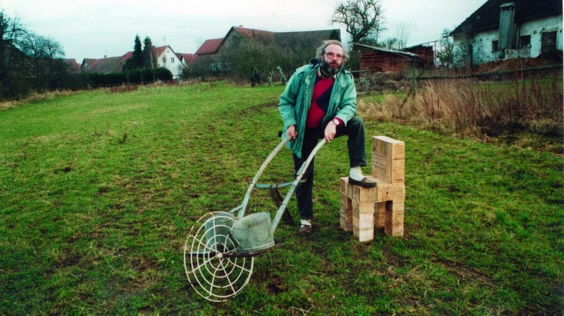 Regensburg. Am 19. März 2025 wird in Regensburg die Ausstellung "Max Bresele: Politische Positionen in der Kunst eines Außenseiters" eröffnet und die Künstlerbiografie "Idyllenstörer Max Bresele" vorgestellt.