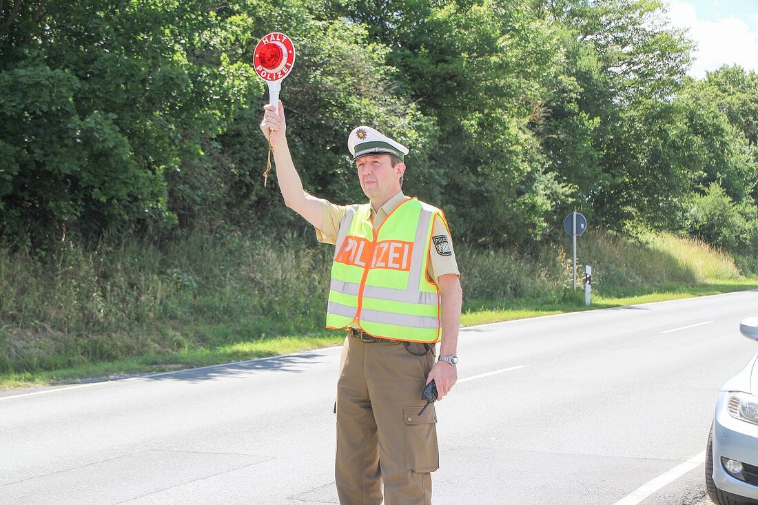 Waldsassen. Auf frischer Tat ertappt. Die Polizei kontrollierte am Freitagabend einen tschechischen Fahrer, der unter Drogeneinfluss stand. Ihn erwartet nun ein Fahrverbot in Deutschland.