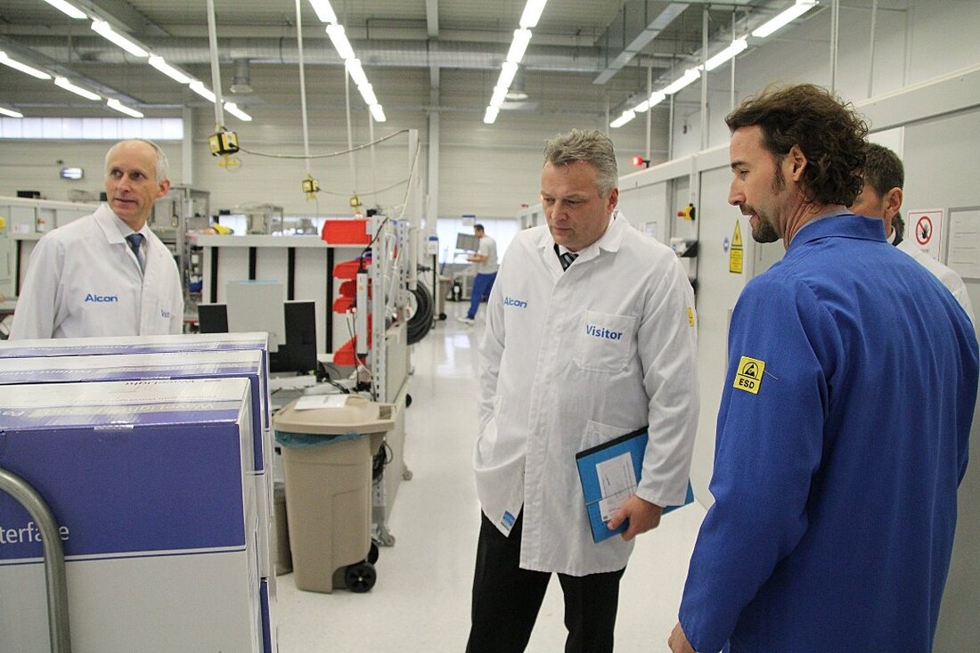 Pressath. Sein erster Besuch als Minister führte Roland Weigert in die Oberpfalz. Der frisch gewählte Staatssekretär für Wirtschaft, Landesentwicklung und Energie besuchte die Firma WaveLight in Pressath. Von Jürgen Masching WaveLight [&hellip;]