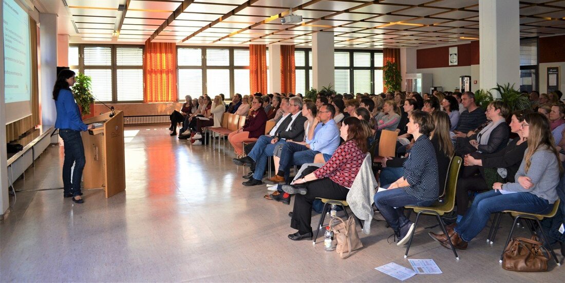 Weiden. Großes Interesse an den Tätigkeitsfeldern und gemeinsame Schnittmengen von Schulen und dem Sozialpädiatrischen Zentrum Weiden – aus dem Kooperationsgedanken wurde bei „Schule trifft SPZ“ ein Fachnachmittag. Stellvertretend für Chefärztin Dr. [&hellip;]