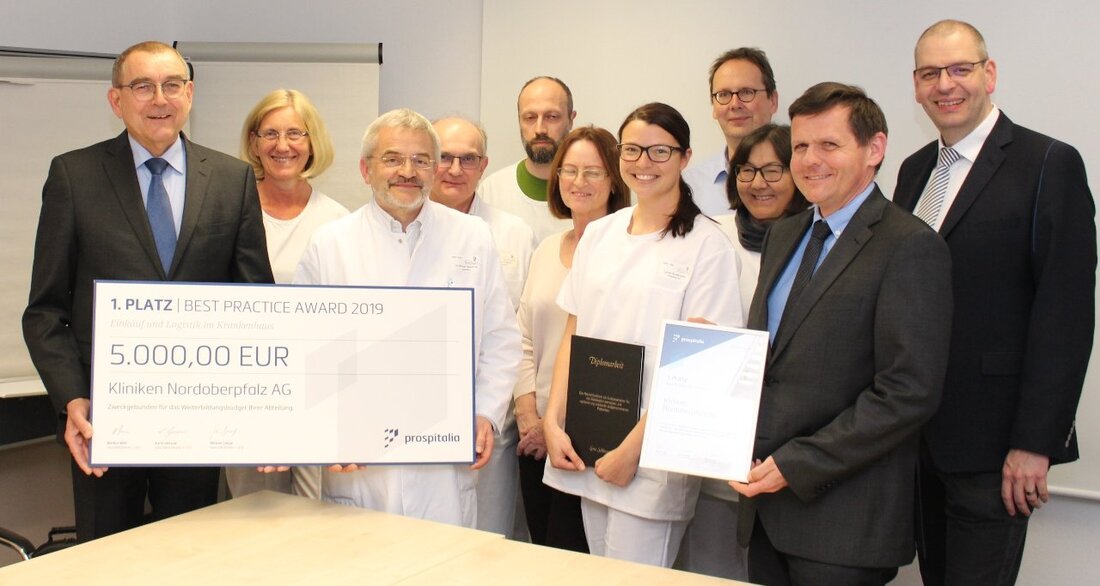 Weiden/Stuttgart. Die Apotheke im Klinikum Weiden beliefert die Häuser der Kliniken Nordoberpfalz AG und weitere Einrichtungen nicht nur mit Arzneimitteln, sondern sorgt mit verschiedenen Dienstleistungen auch für eine nachhaltige Verbesserung [&hellip;]