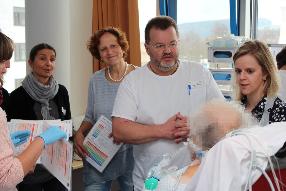 Weiden. Neue Wege, die das Team der Interdisziplinären Intensivstation der Kliniken Nordoberpfalz AG bei der Behandlung von Patienten geht, zeigen Erfolg. Die Kliniken AG schulte mehr als 500 Ärzte und [&hellip;]
