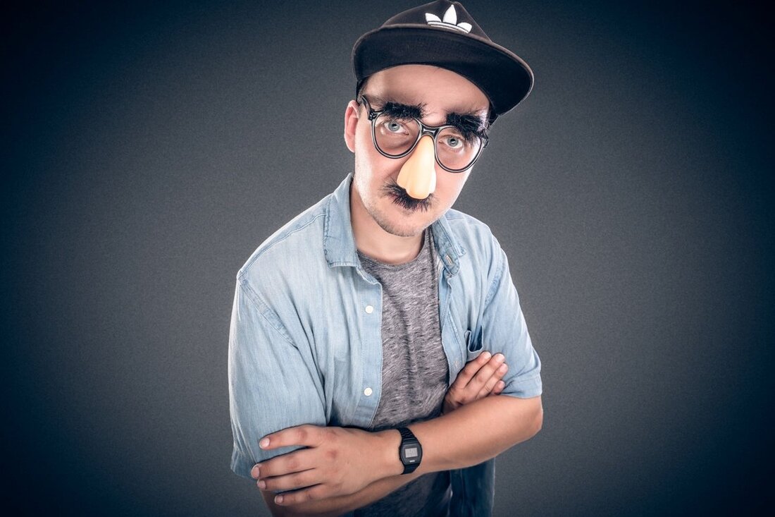 Neuhaus. Ein witzig, kabarettistischer Abend in der Vong-Sprache: Den könnt ihr morgen am Schafferhof in Neuhaus erleben, denn ab 20.00 Uhr steht da Willy Nachdenklich auf der Bühne. Willy Nachdenklich, ist [&hellip;]