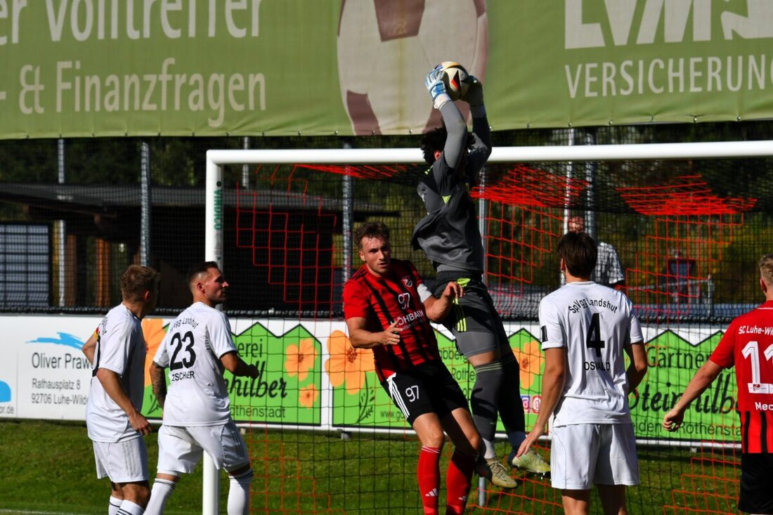 Luhe-Wildenau. Vor 480 Zuschauern lieferten sich der SC Luhe-Wildenau und die SpVgg Landshut ein intensives Duell auf Augenhöhe. Am Ende entschied ein Hauch mehr Glück zugunsten der Gäste.