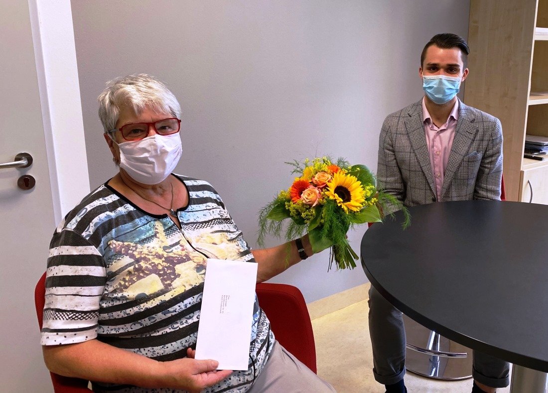 Tirschenreuth. Nach 33 Jahren als Pächterin des Krankenhauskiosks in Tirschenreuth verabschiedet sich Maria Schähl in den Ruhestand. 33 Jahre lang stand Maria Schähl fast täglich im Kiosk und versorgte Patienten [&hellip;]