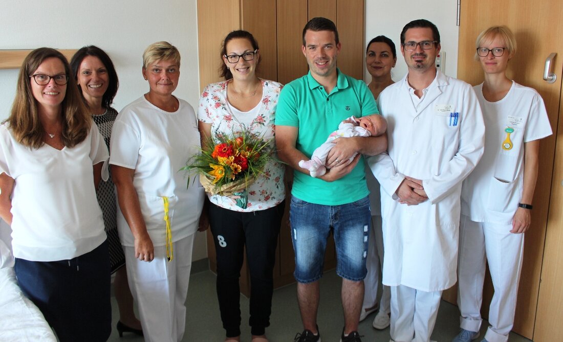 Tirschenreuth. 55 cm groß, 3.830 Gramm schwer und eine echte Punktlandung: die kleine Laura kam auf den Tag genau zum errechneten Termin auf die Welt und ist damit das 200. [&hellip;]