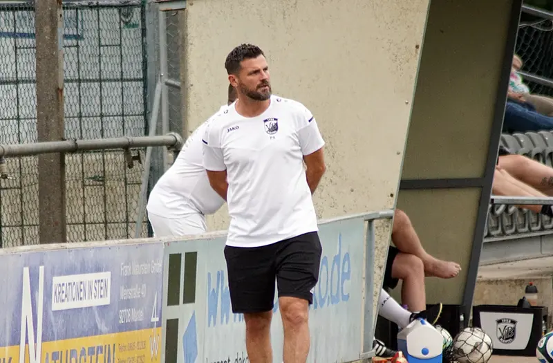 Philipp Siegert legt das Traineramt beim FC Weiden-Ost nieder