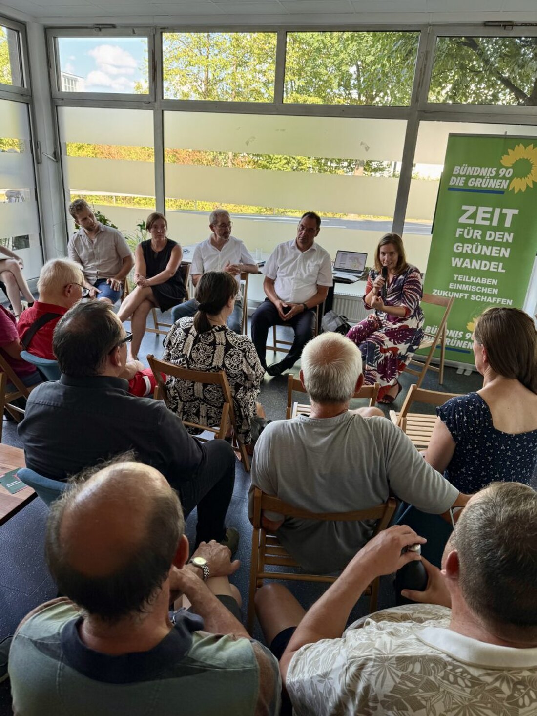 Weiden. Sinkende Pegel und wachsende Starkregenrisiken stellen die nördliche Oberpfalz vor große Wasserfragen. Fachleute und MdL Laura Weber skizzieren Handlungsbedarf von Trinkwasser bis PFAS und fordern ortsnahe Lösungen.