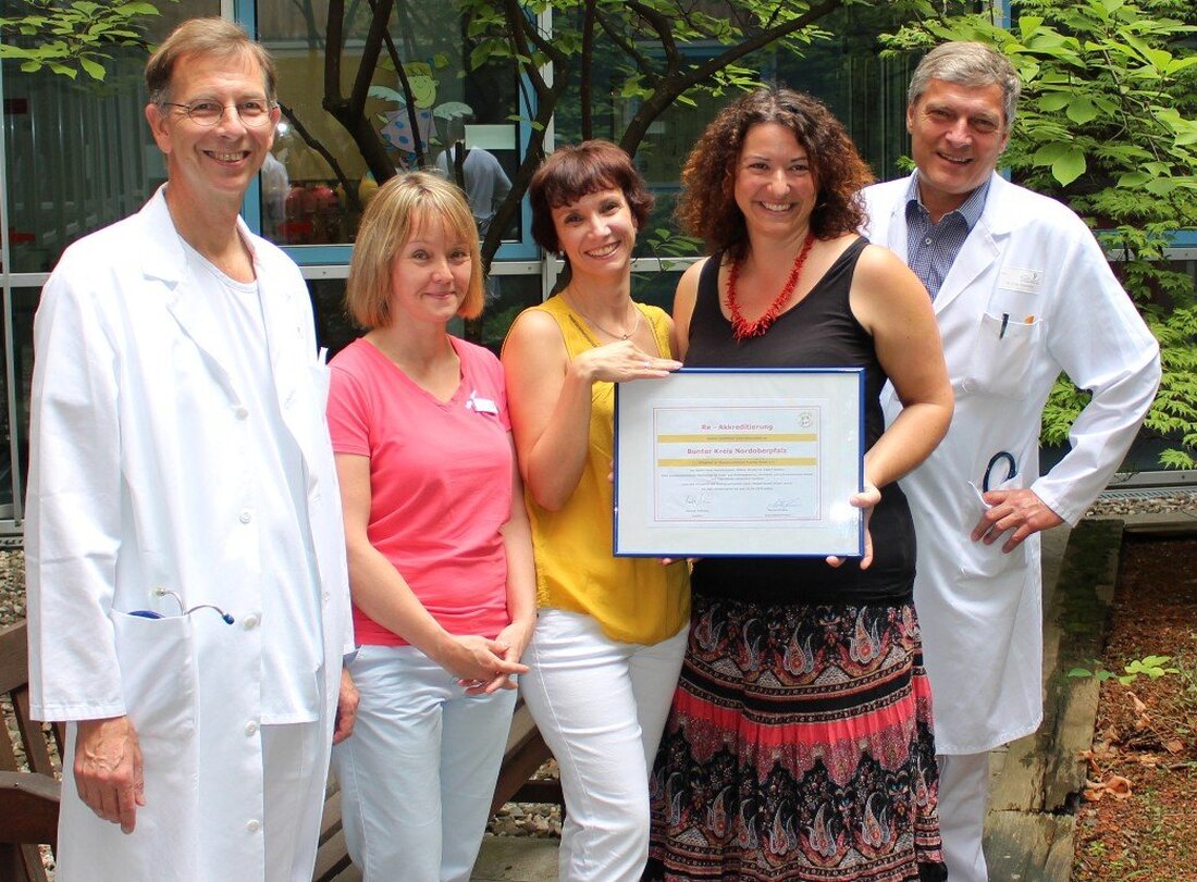 Weiden. Der Bunte Kreis Nordoberpfalz begleitet Familien mit frühgeborenen, chronisch- und schwerkranken Kindern. Jetzt hat die Nachsorgeeinrichtung erneut eine Re-Akkreditierung erhalten – pünktlich zum 10-jährigen Bestehen. Der Bunte Kreis Nordoberpfalz [&hellip;]