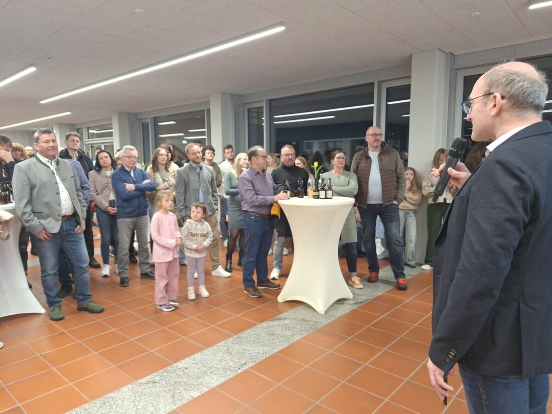 Pleystein. Kein Kandidat erreichte die absolute Mehrheit, daher gibt es eine Stichwahl am Sonntag, 22. März 2026. Christoph Müllhofer erhielt 726 Stimmen, Werner Rieß 622 und David Wandzioch 141.