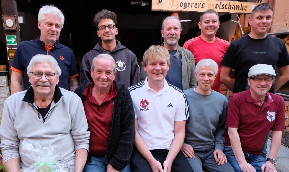 Floß. Dass der 1. FC Nürnberg in diesem Spieljahr mit dem Abstieg aus der 2. Bundesliga nichts zu tun hat, ist allein schon der Freude wert. Trainer Miroslav Klose verspricht noch mehr. Das war aus den Kreisen der Fans in der Jahreshauptversammlung am Samstag beim „Gogerer“ zu hören. 