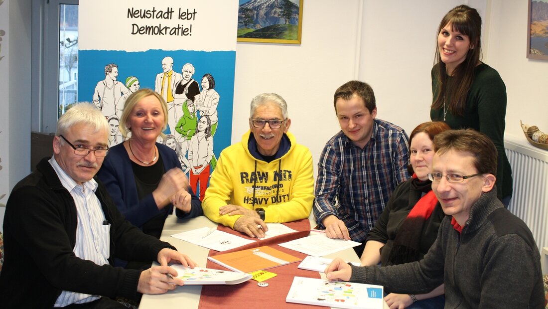 Neustadt/WN. Auch 2017 heißt es weiter „Neustadt lebt Demokratie“. Bei der ersten Sitzung des Begleitausschusses im neuen Förderjahr konnten drei Projekte genehmigt werden, zwei werden im Moment noch nachgebessert. Insgesamt [&hellip;]