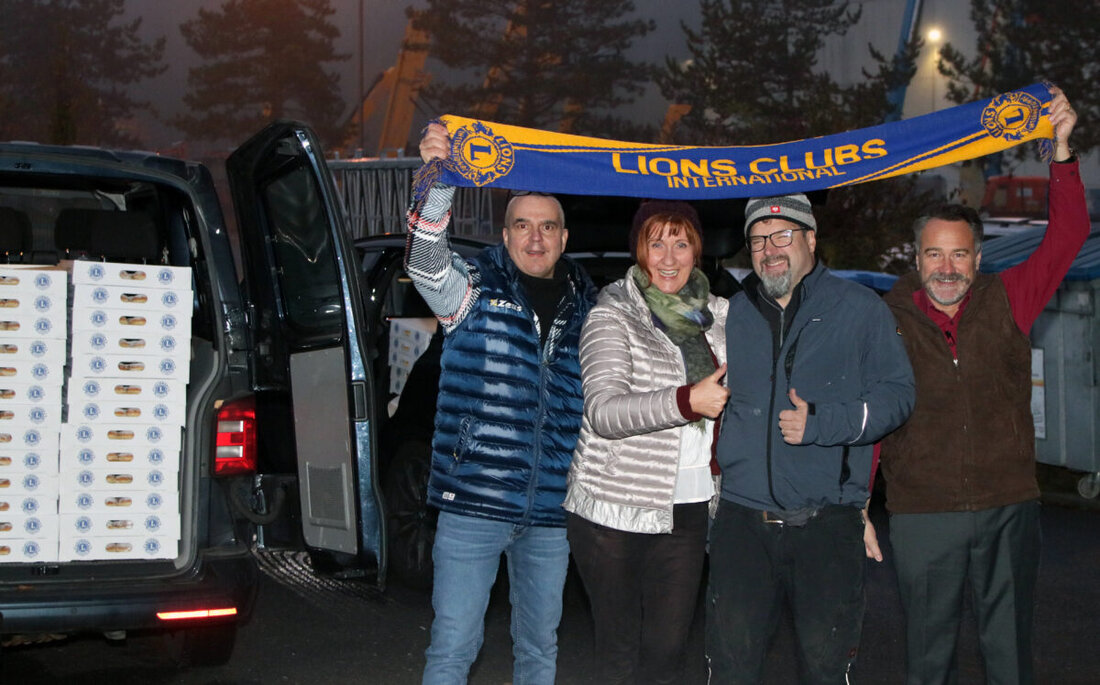 Neustadt. Zum Faschingsstart lieferten Mitglieder des Lions Club Neustadt 10.000 Krapfen an Firmen und Institutionen. Der Erlös der Aktion unterstützt Donum Vitae und das Hospiz St. Felix in Neustadt.