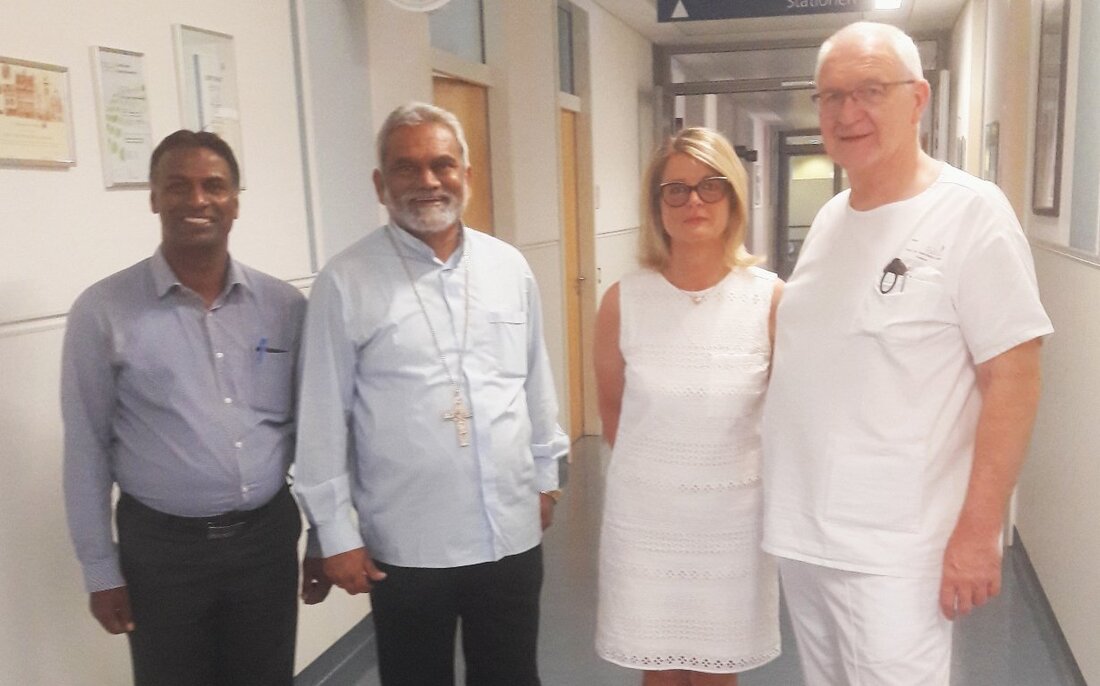 Weiden. Es sind Unterschiede, die eigentlich kaum beschreibbar sind: hier modernste und technisch hochwertige Geräte, dort Operationen unter fragwürdigen Umständen – und doch haben sich zwei Weidener OP-Schwestern im vergangenen [&hellip;]