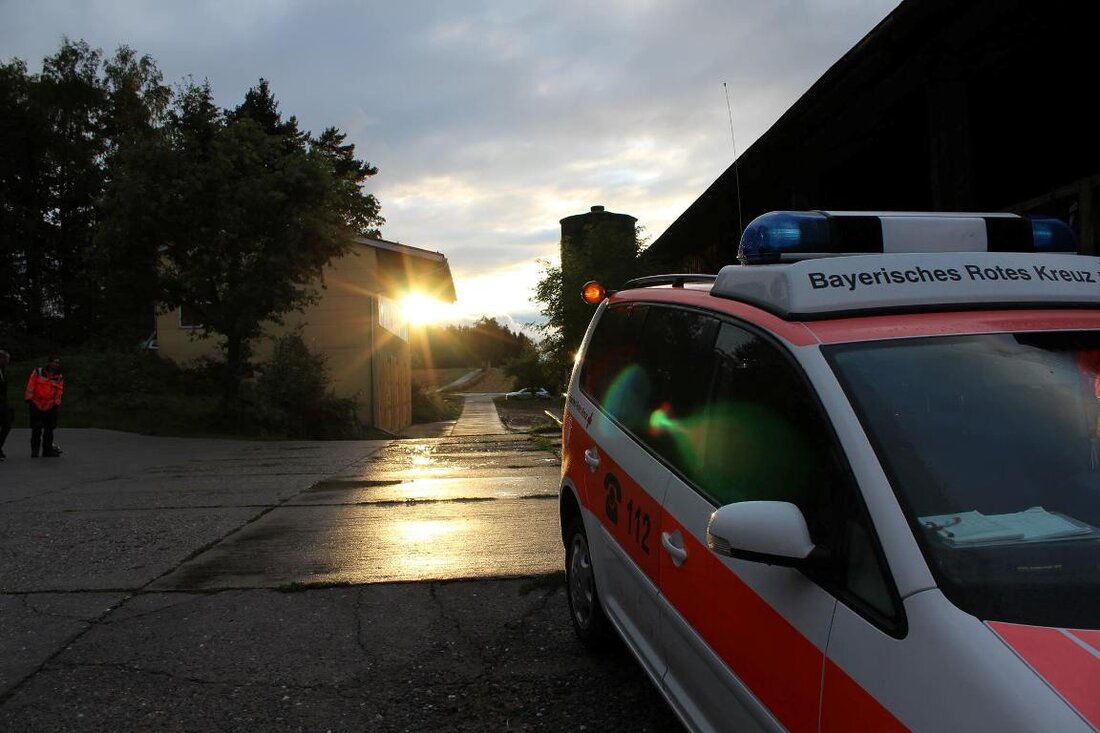 Weiden. Gestern ereignete sich um 10.40 Uhr ein doch eher ungewöhnlicher Verkehrsunfall, bei dem ein Fußgänger (69) aus Weiden schwerer verletzt wurde. In der Liebigstraße war ein Fahrer (43) aus Mittelfranken mit einem Lastwagen unterwegs [&hellip;]