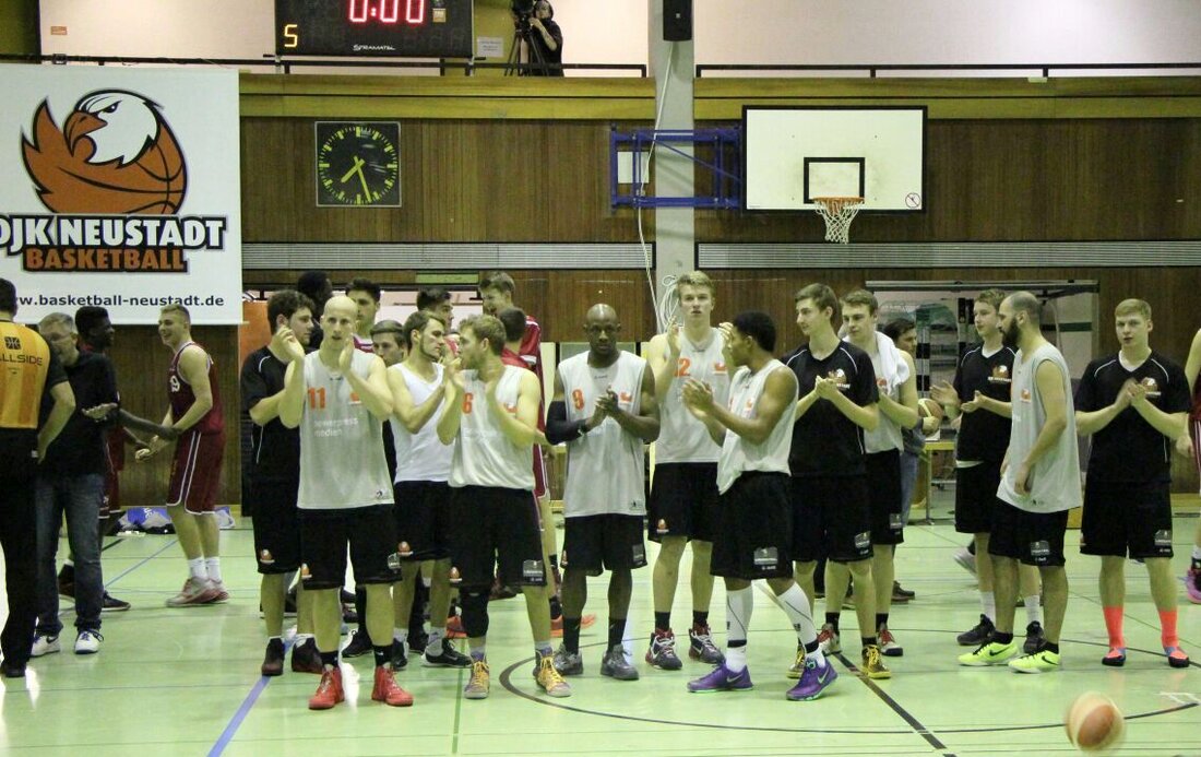 Neustadt/WN. Die Jungs der DJK-Neustadt Basketball-Abteilung hängen sich richtig rein, um auch weiter in der Regionalliga auf höchstem Niveau mitmischen zu können. Gegen die Regnitztaler mussten sie sich dann aber [&hellip;]