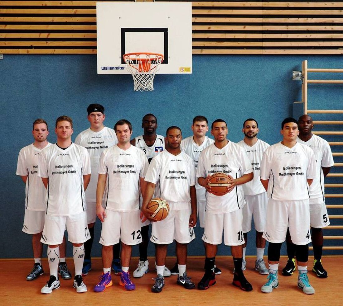 Pressath/Burglengenfeld. In einem hart umkämpften Spiel zogen die Basketball-Herren der DJK Pressath gegen den TV Burglengenfeld mit 66:70 knapp den Kürzeren. Ein einziges gewonnenes Viertel reichte dabei auswärts nicht zum Sieg. [&hellip;]