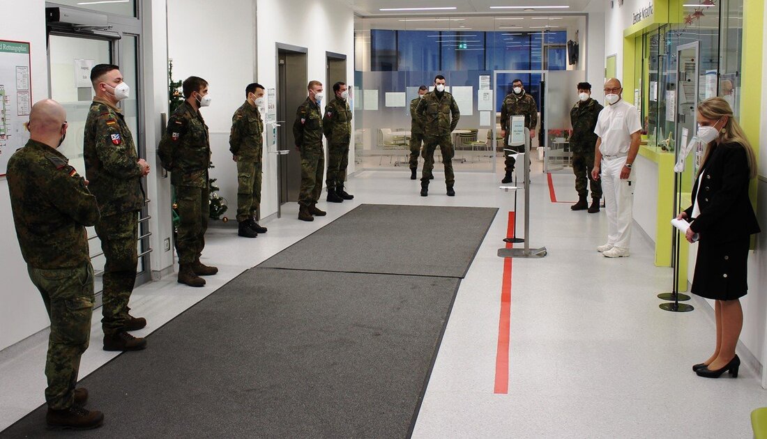Weiden/Tirschenreuth. Seit heute erhält der Klinikverbund an beiden Standorten, an denen Patienten mit einer CoVid-19-Erkrankung behandelt werden, Unterstützung durch die ‚Helfenden Hände‘ der Bundeswehr. Unabhängig davon wird am Klinikum Weiden [&hellip;]