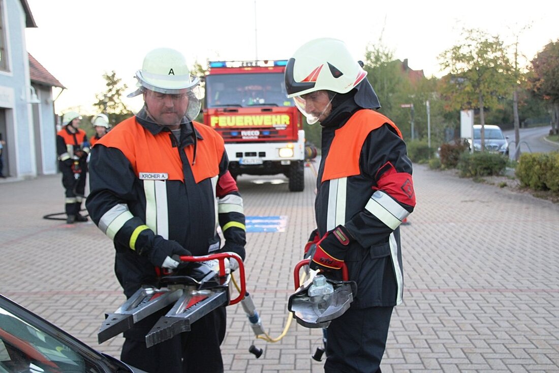 Kirchenthumbach. Die Kirchenthumbacher Feuerwehrler sind fit. “Es ist gut, dass wir euch haben!” Gleich 20 Mann/Frau bestanden die Leistungsprüfung. Von Jürgen Masching „Mehrere Wochen haben wir geübt. Es war nicht [&hellip;]