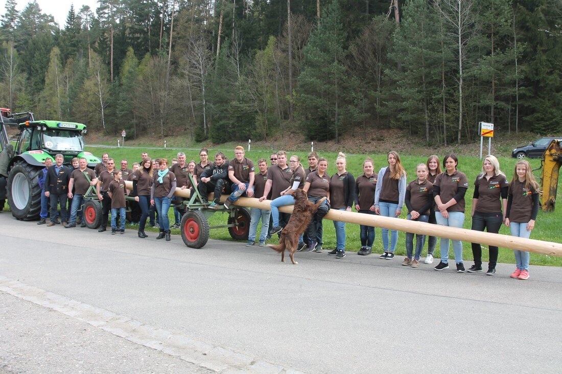 Georgenberg. “So schnell kommt man ohne viel Arbeit zu einem Maibaum“, freute sich in der Gemeinde Georgenberg die Feuerwehr Neuenhammer um Vorsitzenden Stefan Frischholz. „Schuld“ daran waren die Festdamen und [&hellip;]