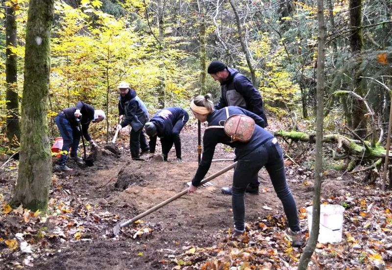 Mit Schaufel und Leidenschaft: Wie der Fahrenberg zum Mountainbike-Erlebnis wird