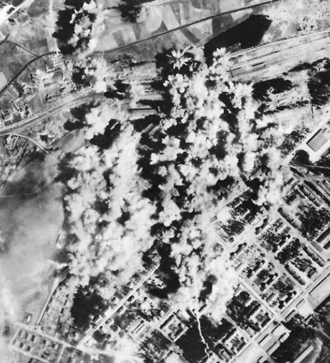 Grafenwöhr.  Die Stadt Grafenwöhr gedenkt am Dienstag, 8. April, der Opfer der Bombardierung und erinnert an das Kriegsende vor 80 Jahren.