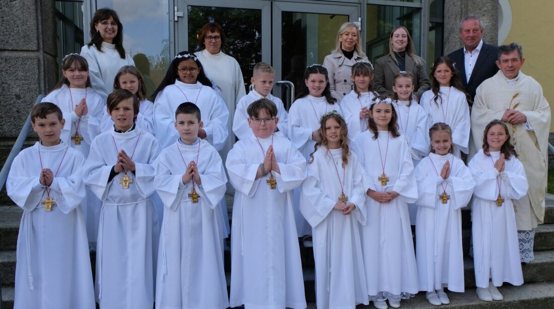 Floß. 16 Kinder feierten ihre Erstkommunion in der katholischen Kirchengemeinde St. Johannes der Täufer. Zum Abschluss findet am 25. Mai ein Dankgottesdienst statt.