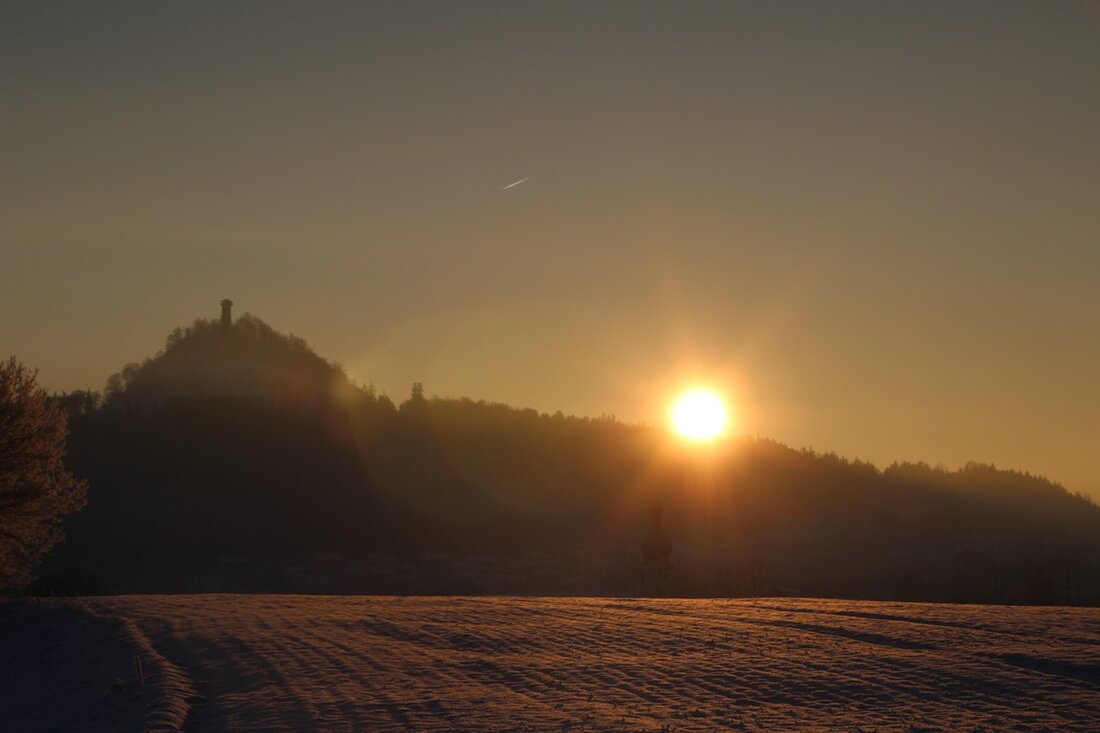 Neustadt/Kulm. In der letzten Nacht war es nicht nur kalt – es war eisig kalt. Vor allem im kleinen Neustadt am Kulm lagen die Temperaturen weit unter dem Gefrierpunkt. Die [&hellip;]