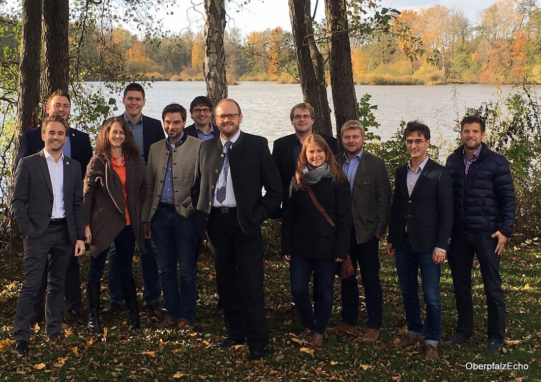 Weiherhammer. „Halbzeitanalyse.“ Unter diesem Stichwort lud der Arbeitskreis Kommunalpolitik des JU Kreisverbandes Neustadt/WN zum Gedankenaustausch ins Innovision Center. Der Einladung waren neben Landrat Andreas Meier und CSU-Kreistagsfraktionschef Stephan Oetzinger viele [&hellip;]