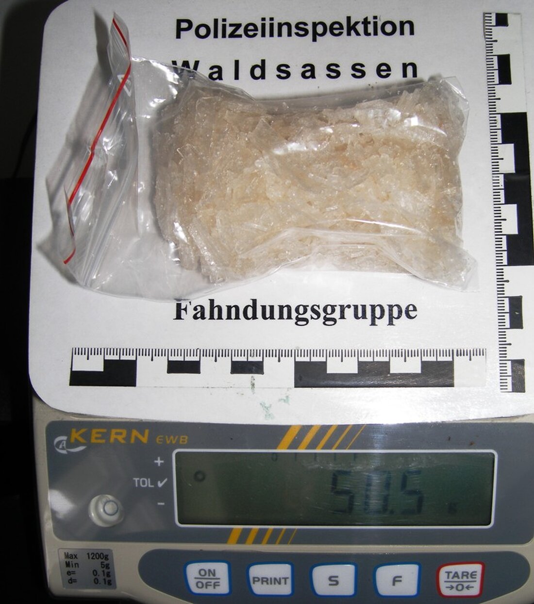 Waldsassen. Über 140 Gramm Crystal fanden die Schleierfahnder in Waldsassen bei der Kontrolle von zwei Fahrzeugen. Insgesamt wurden sechs Personen festgenommen. Schleierfahnder der Polizei Waldsassen kontrollierten am Montaggegen 14.15 Uhr einen Audi [&hellip;]