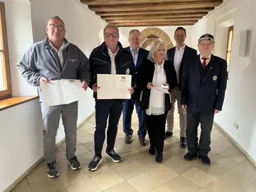 Ehrenzeichen in Gold für BRK in Amberg-Sulzbach