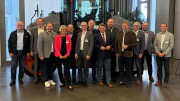 Verwaltungsausschuss Weiden zu Gast bei HAMM in Tirschenreuth