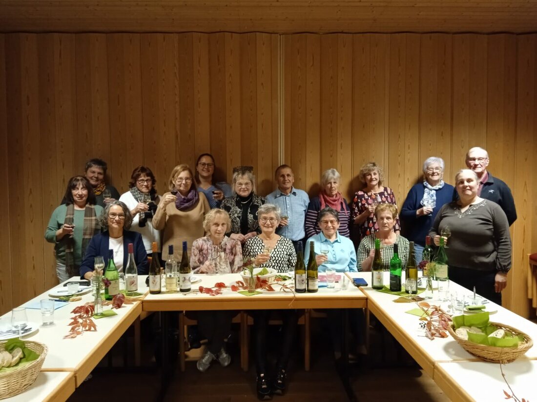 Floß. Der äußerst engagierte Zweigverein Floß lud diesmal zur Pfälzer Weinprobe mit kulinarischen Schmankerln unter dem Motto „Geschmackserlebnis Wein“ ins Theresienheim nach Flossenbürg ein.