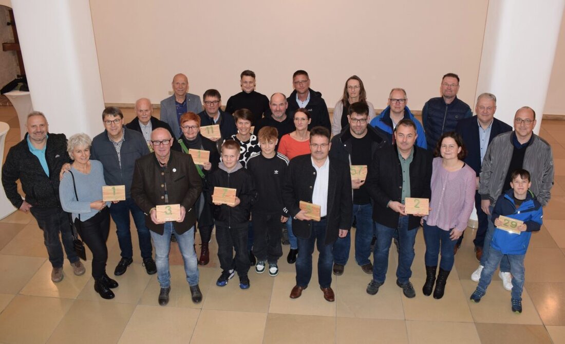 Amberg-Sulzbach. Der Landkreis zeichnete 18 Haushalte für ihr umweltbewusstes Wohnen mit der "Grünen Hausnummer" aus, darunter erstmals ein Pfarrhaus.