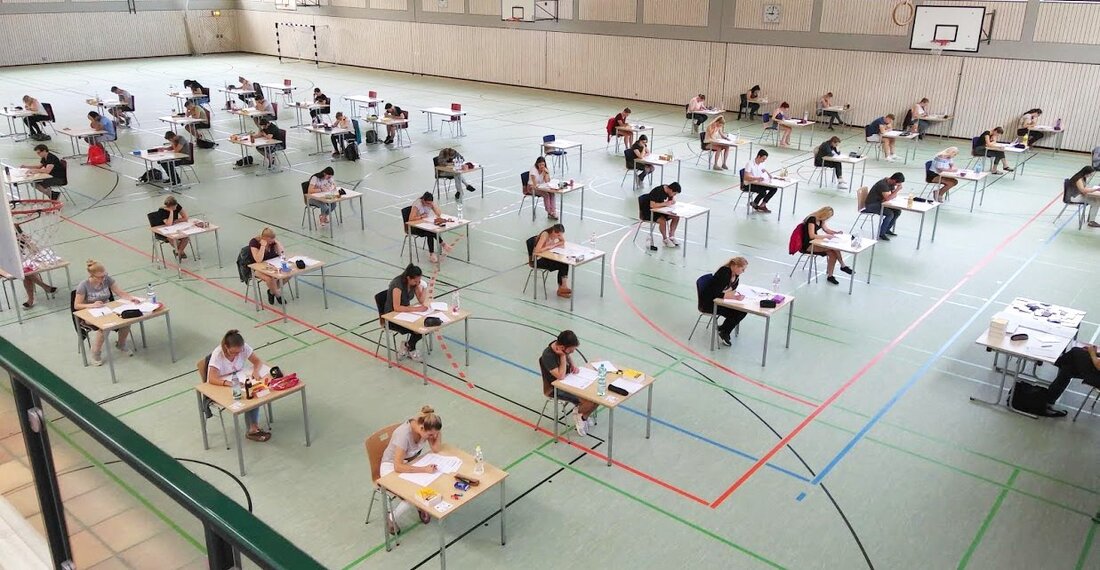 Wiesau. 40 junge Damen und Herren stellen sich den Abschlussprüfungen an der Schule für Hotel- und Tourismusmanagement Wiesau.  Die besondere Herausforderung: Nach drei Jahren Ausbildung möchten sie eine Doppelqualifikation erreichen. [&hellip;]