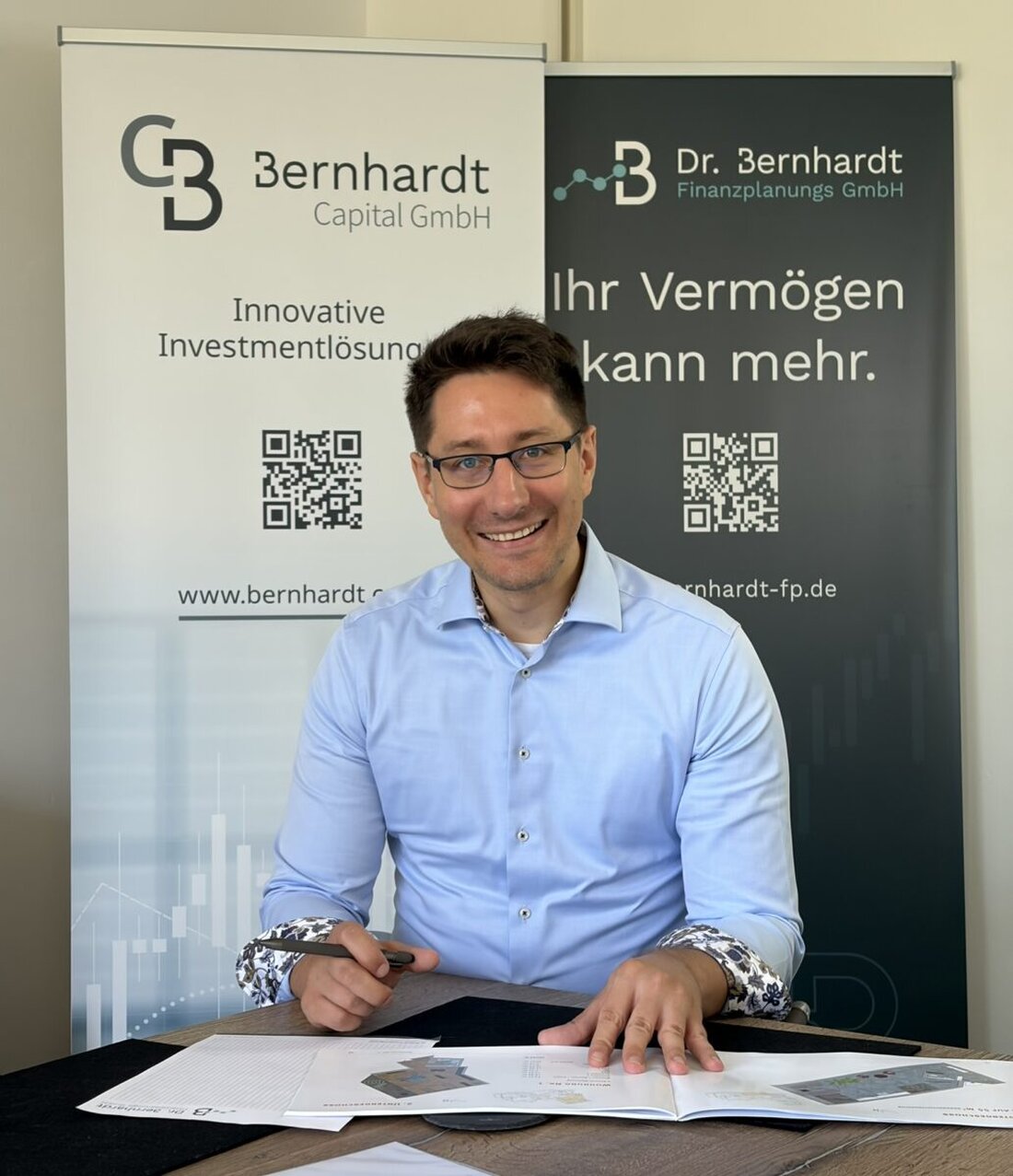 [Advertorial] Grafenwöhr. Wie lassen sich steuerliche Gestaltungsmöglichkeiten, regelmäßige Mieteinnahmen und ein langfristiger Vermögensaufbau sinnvoll miteinander verbinden? In seinen beiden Webinaren am 28. und 30. Juli jeweils um 18.30 Uhr zeigt Dr. Matthias Bernhardt, worauf es bei Investitionen in denkmalgeschützte Immobilien wirklich ankommt.
