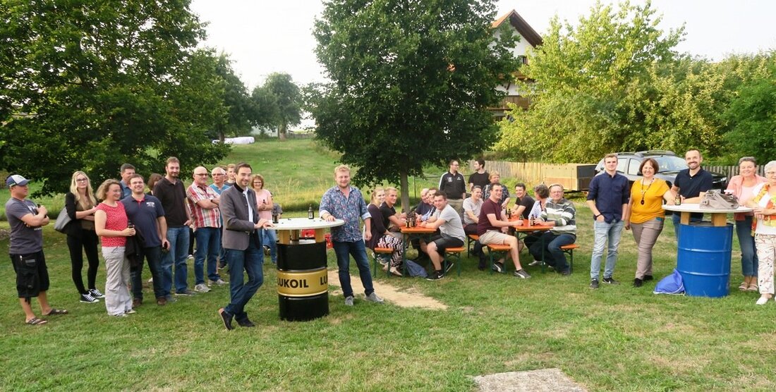 Meerbodenreuth/Altenstadt/WN. Zum zweiten Mal in Folge hat die Altenstaädter CSU zum „Feierabendseidl“ nach Meerbodenreuth eingeladen und damit das Interesse der Bewohner geweckt. Rund 50 Interessierte nahmen an der Veranstaltung in lockerer [&hellip;]