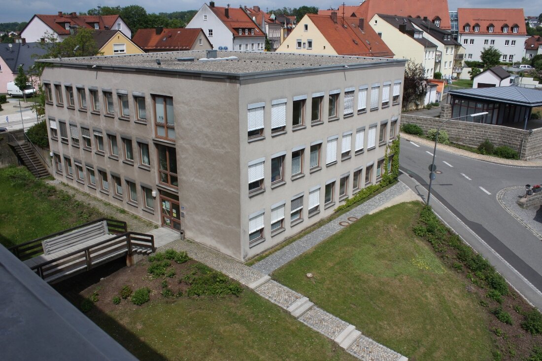 Neustadt/WN. Dass der Landkreis Neustadt/WN den Abbruch des Flachbaus plant ist schon länger bekannt, aber jetzt wird es konkret. Der Zeitplan für den Abbruch des Gebäudes steht bereits fest. In [&hellip;]