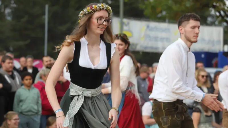 Feierlaune bei Kirchweih und zehnjährigem Kirwaleit-Jubiläum in Etzenricht