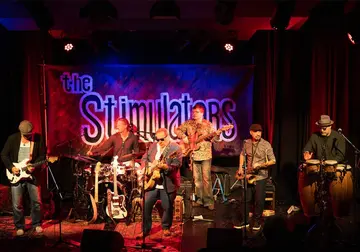 Live in Grafenwöhr: The Stimulators bringen die Stadthalle zum Beben