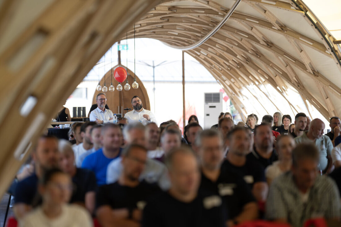 Altenstadt an der Waldnaab. Mehr als 100 Betriebsrätinnen und Betriebsräte kamen am 16. Juli 2026 zur Fachkonferenz der IG Metall Amberg 'Betriebliche Mitbestimmung in bewegten Zeiten' im KulturGut Oberpfalz zusammen.