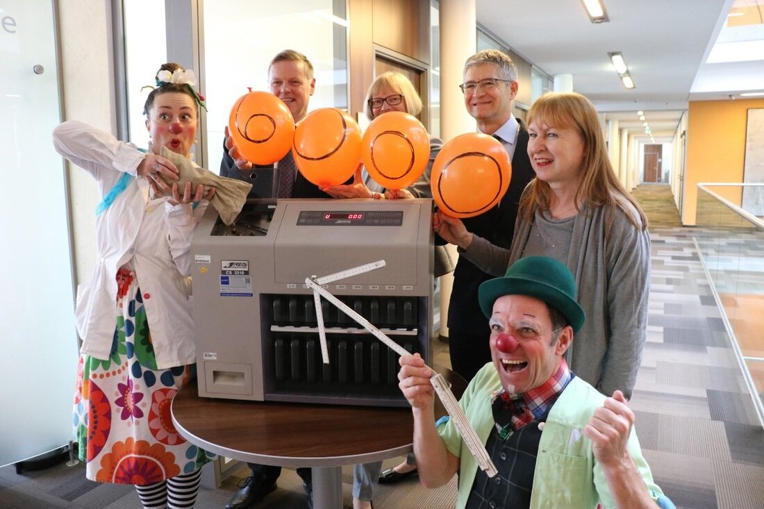 Weiden. Kleines kann Großes bewirken. Das zeigte sich jetzt auch bei einer Spendenaktion für die KlinikClowns.  Zum 20. Geburtstag riefen die KlinikClows Bayern e.V. zu einer besonderen Spendenaktion auf: Unter [&hellip;]