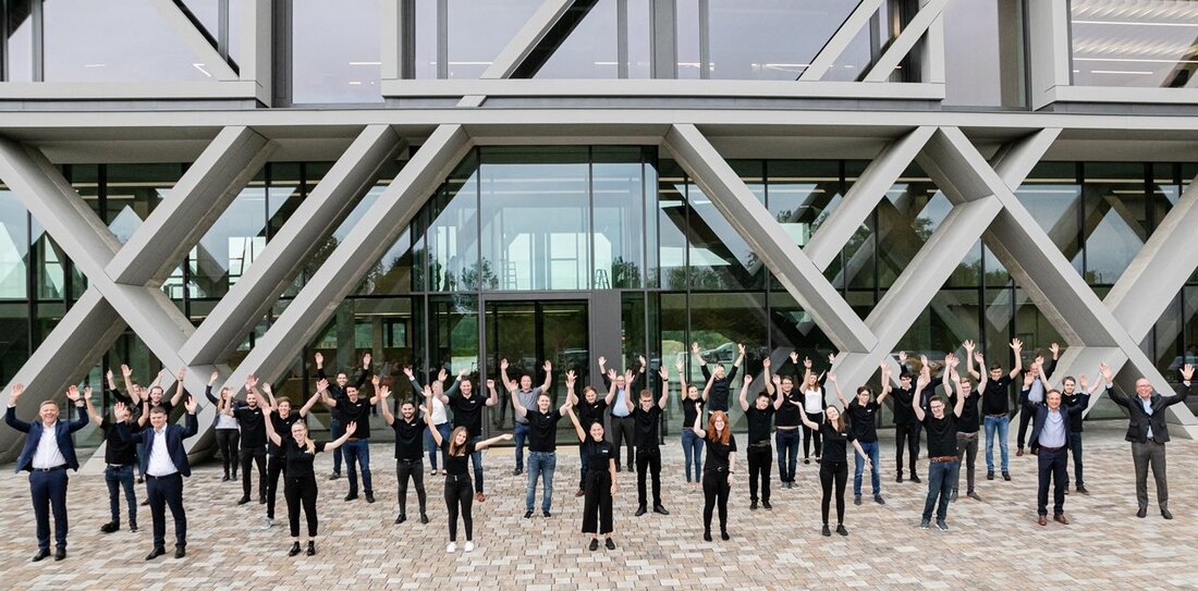 Falkenberg/Erbendorf. Es ist eine stattliche Zahl an neuen Azubis und Trainees, die im September ins Berufsleben bei IGZ, dem SAP Projekthaus für Logistik und Produktion IGZ starteten. Konkret bereiten sich [&hellip;]