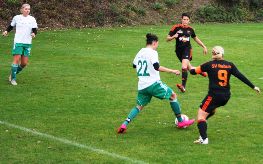 Neudorf. Manch ein Fan vermutete eine klare Klatsche gegen den aus dem Landkreis Kronach kommenden Favoriten SV Reitsch. Falsch gedacht. Von Anfang an setzten die TSV-Frauen den Gegner unter Druck. [&hellip;]