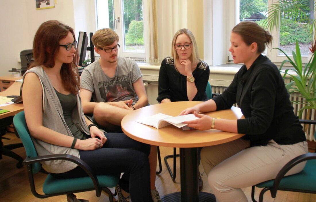 Weiden/Amberg. Der Workshoptag “Fit-ins-Studium” am 29. September soll Schlüsselkompetenzen vermitteln, die man sonst erst im Laufe der Semester erlernt. Der Start in einen neuen Lebensabschnitt soll den Studierenden so erleichtert werden.  [&hellip;]