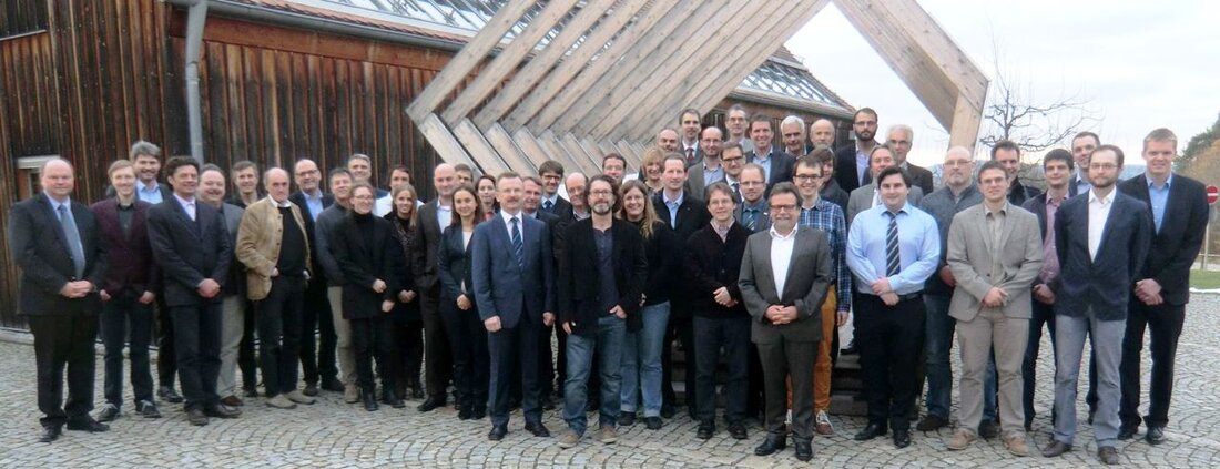 Neusath-Perschen/Weiden/Amberg/Regensburg. Über 60 Teilnehmer präsentieren bei der ersten Clusterkonferenz, also einem Meeting aller kooperierenden Forschungsgruppen der technischen Hochschulen, ihre Ergebnisse der Zusammenarbeit. Die Verantwortlichen der elf Forschungscluster der OTH – [&hellip;]